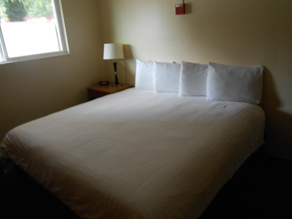 Sunrise Garden Suites Tukwila Esterno foto